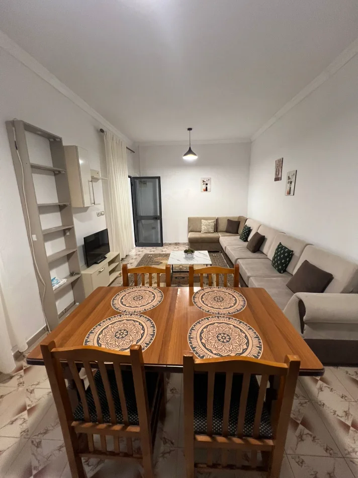 Tirane, jepet me qera apartament 1+1 Kati 1, 70 m² 400 € 
