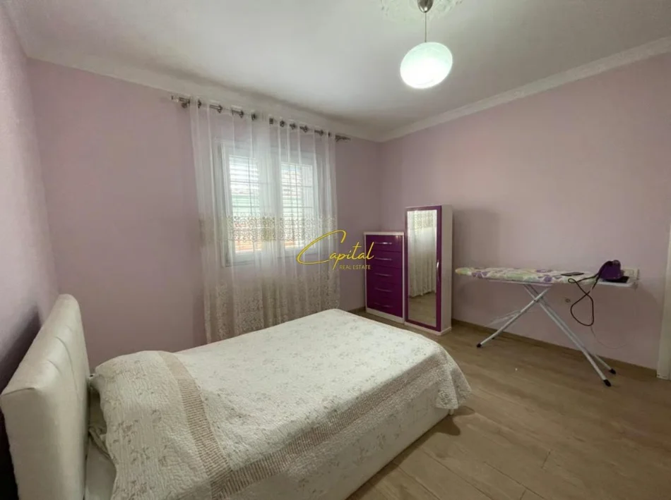 Tirane, jepet me qera Vile 4+1 Kati 3, 500 m² 1.300 € (CASA ITALIA)