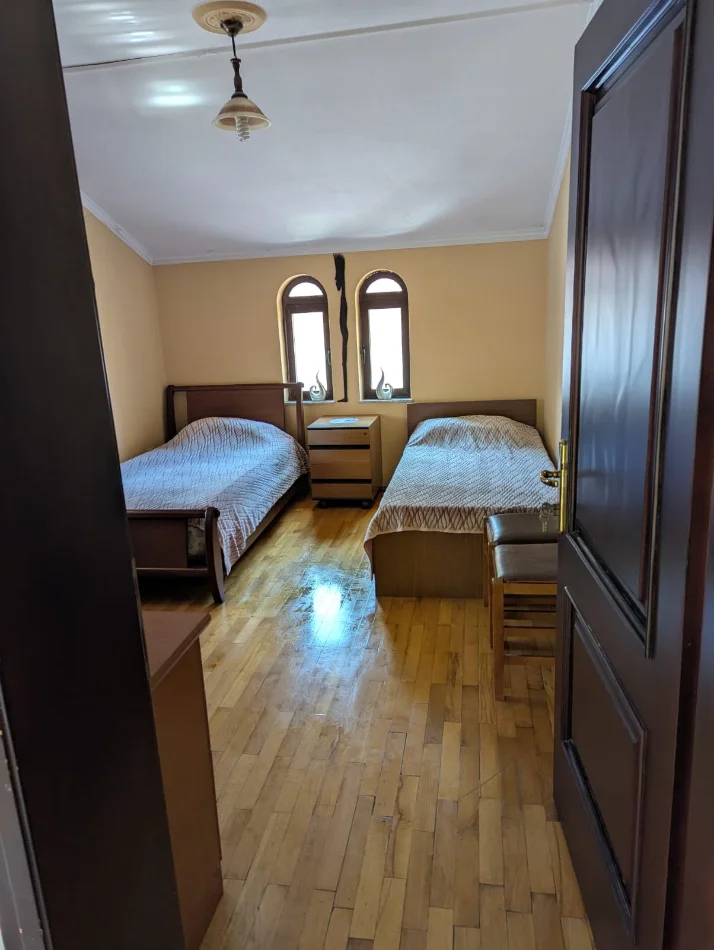 Tirane, shitet Vile 3 Katshe Kati 3, 280 m² 520.000 € (don bosko)