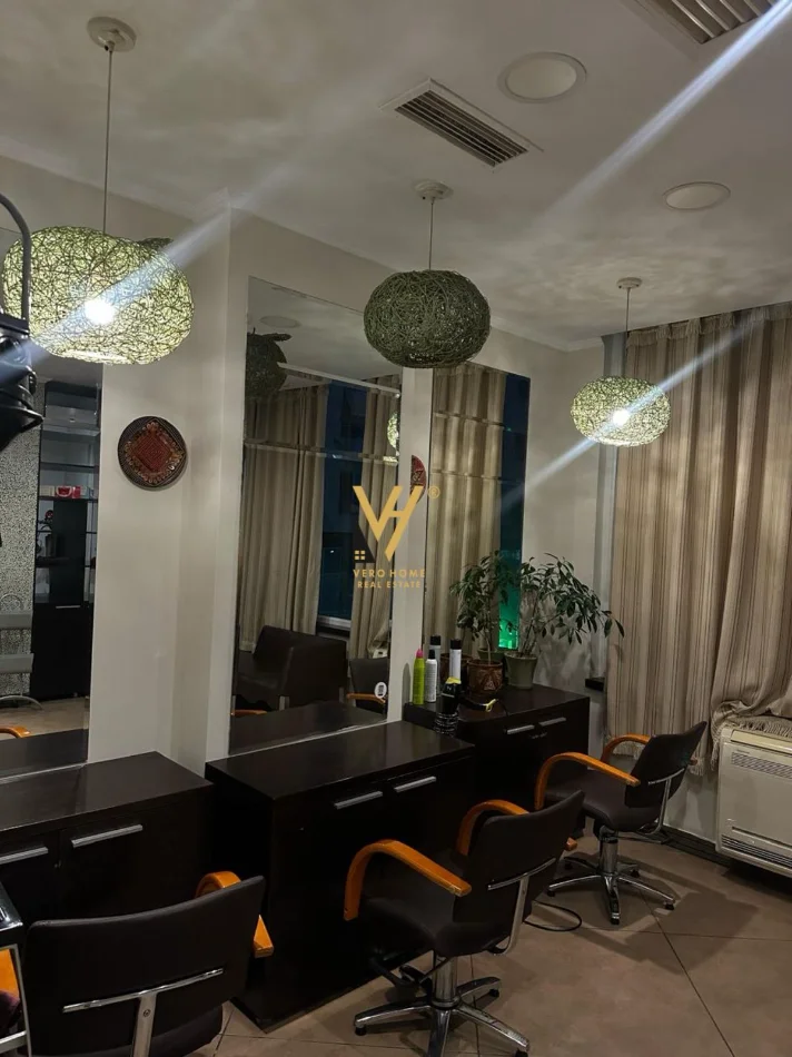 Tirane, jepet me qera parukeri Kati 0, 40 m² 370 € (RRUGA E ELBASANIT)