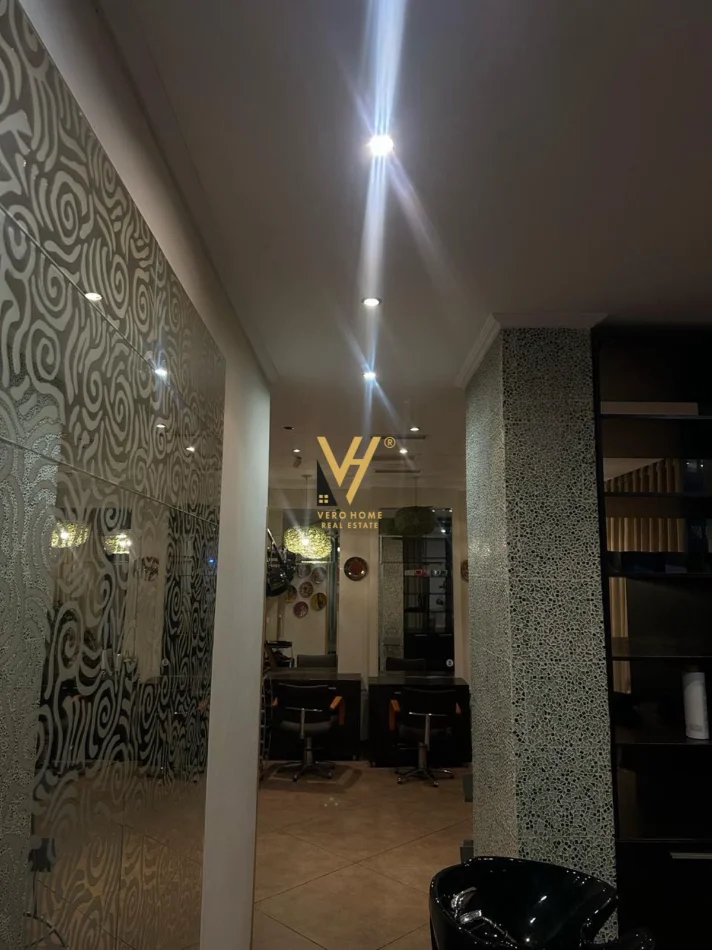 Tirane, jepet me qera parukeri Kati 0, 40 m² 370 € (RRUGA E ELBASANIT)