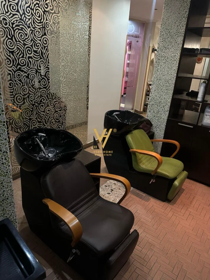 Tirane, jepet me qera parukeri Kati 0, 40 m² 370 € (RRUGA E ELBASANIT)