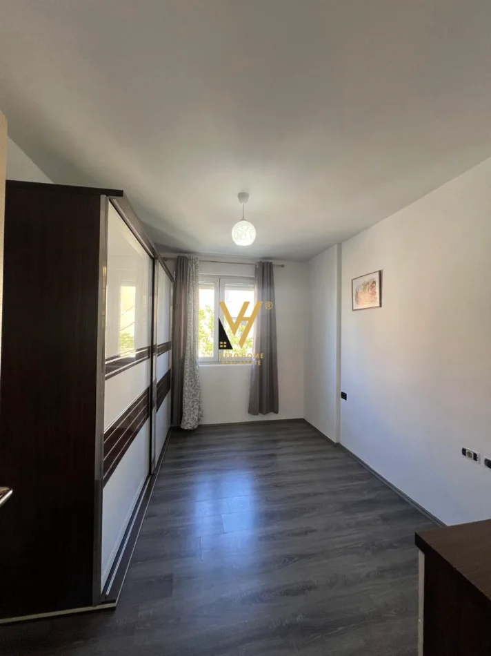 Tirane, shitet apartament 2+1+Ballkon Kati 6, 82 m² 195.000 € (ISH FUSHA E AVIACIONIT)
