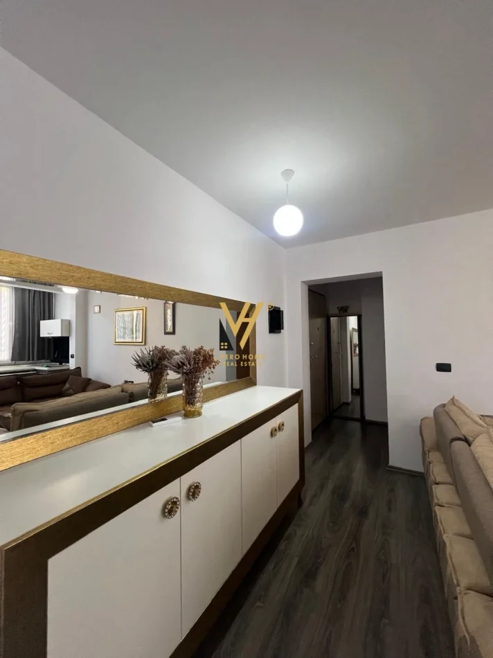 Tirane, shitet apartament 2+1+Ballkon Kati 6, 82 m² 195.000 € (ISH FUSHA E AVIACIONIT)