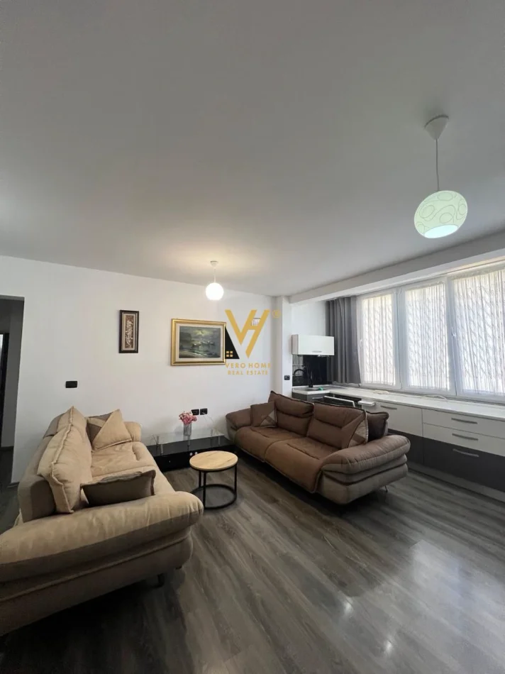 Tirane, shitet apartament 2+1+Ballkon Kati 6, 82 m² 195.000 € (ISH FUSHA E AVIACIONIT)