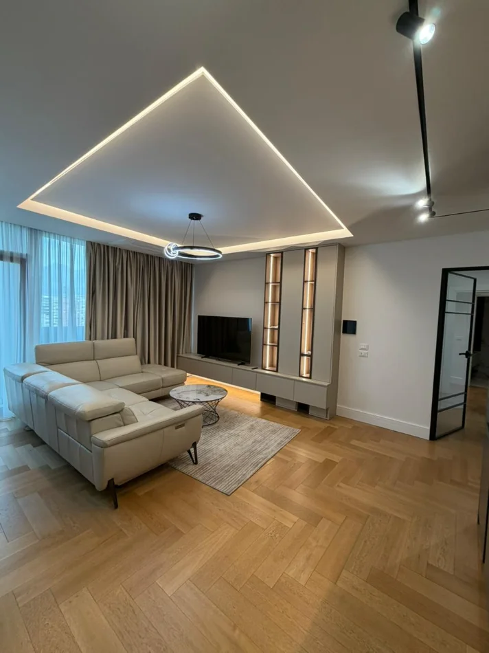 Tirane, jepet me qera apartament 2+1+Ballkon Kati 6, 116 m² 2.300 € (Lake View Residence)