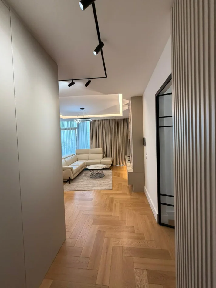 Tirane, jepet me qera apartament 2+1+Ballkon Kati 6, 116 m² 2.300 € (Lake View Residence)