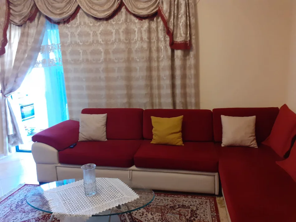 JEPET ME QIRA  APARTAMENT  1+1+POST PARKIMI   700 € (RRUGA E KOSOVAREVE)