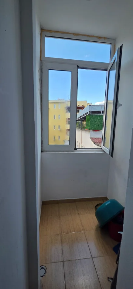 Tirane, jepet me qera apartament 2+1 Kati 4, 87 m² 700 € 