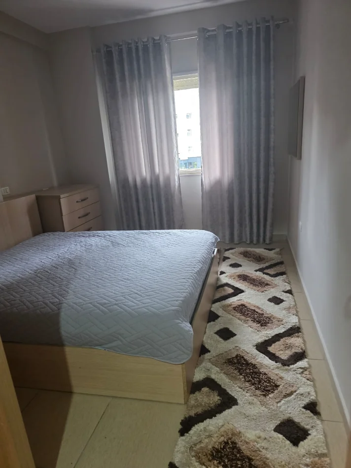 Tirane, jepet me qera apartament 1+1+Ballkon Kati 1, 65 m² 350 € 