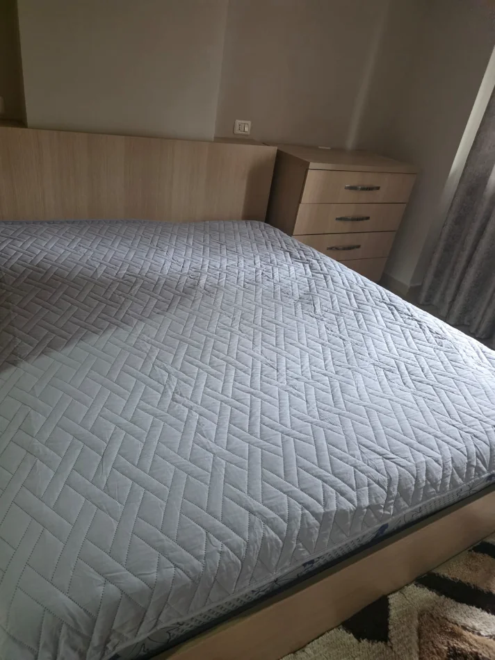 Tirane, jepet me qera apartament 1+1+Ballkon Kati 1, 65 m² 350 € 