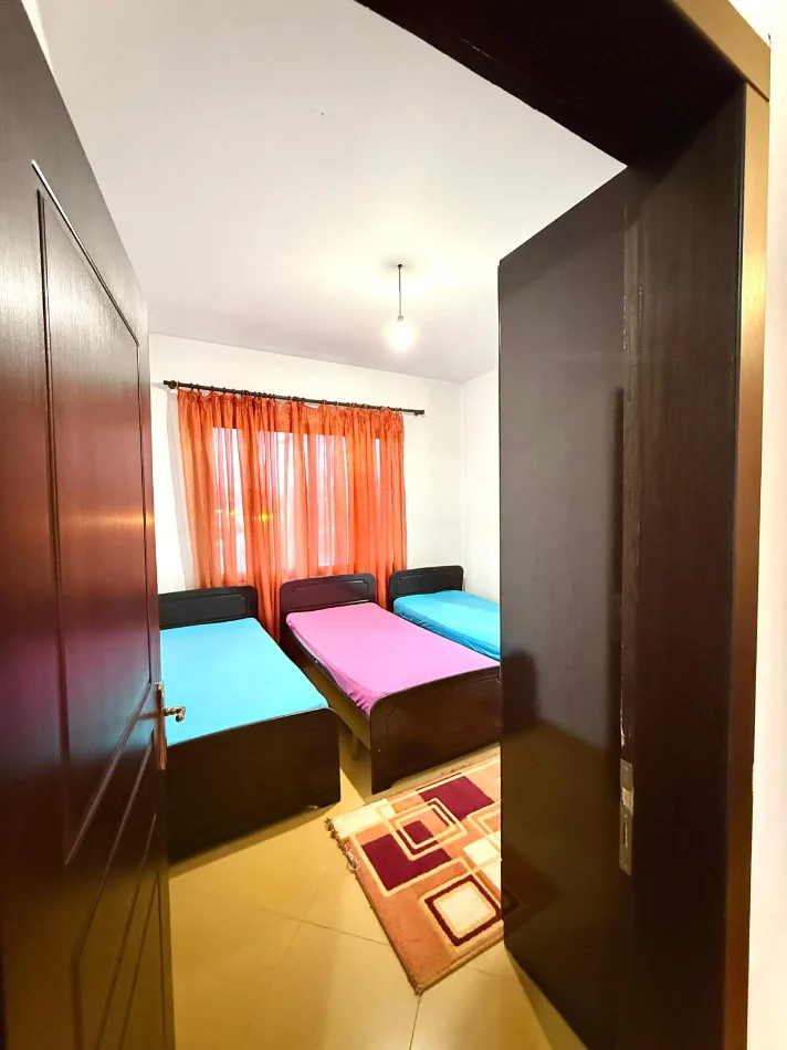 Tirane, jepet me qera apartament 1+1+Ballkon Kati 3, 60 m² 450 € 