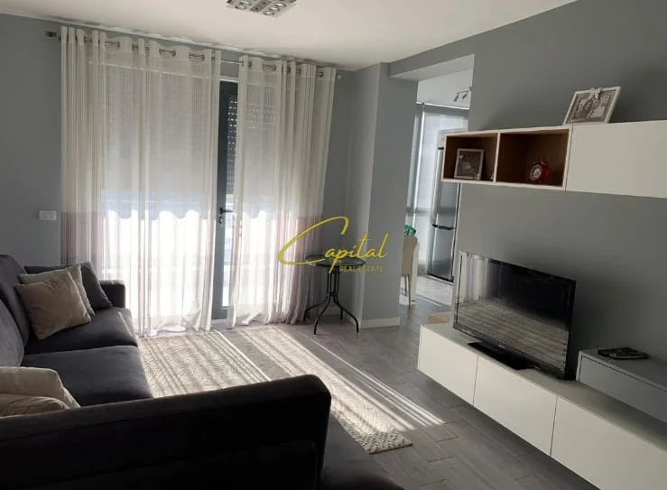 Tirane, jepet me qera apartament 2+1 Kati 6, 85 m² 620 € (ISH PARKU)