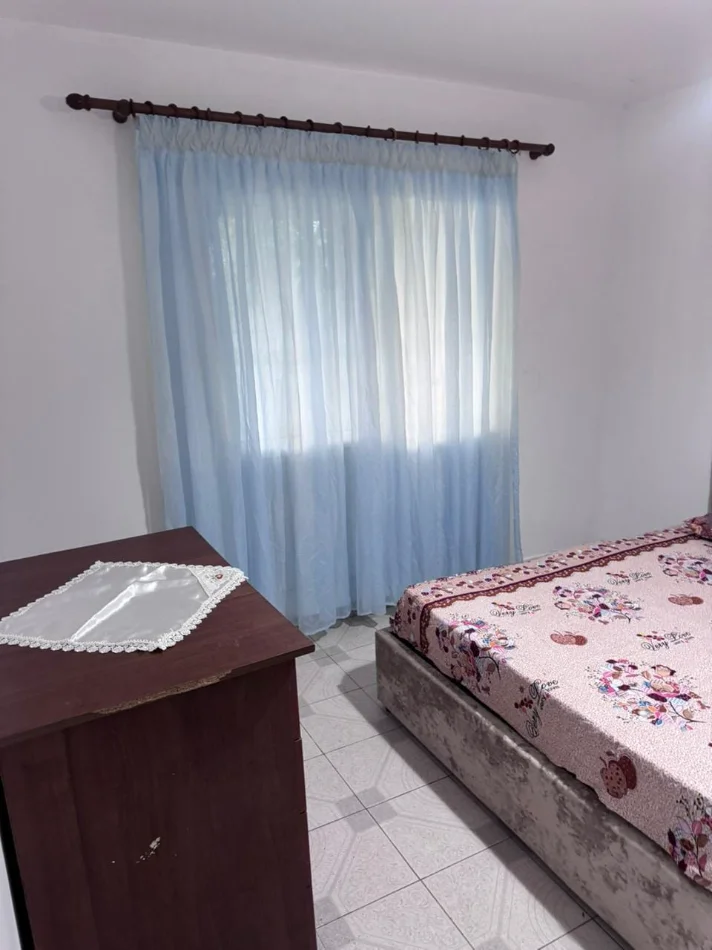 Tirane, jepet me qera apartament 1+1 Kati 1, 65 m² 350 € 