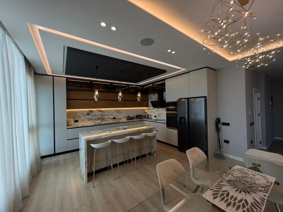 Tirane, jepet me qera apartament duplex 2 Katshe Kati 10, 220 m² 3.500 € (Rruga e Kavajes)