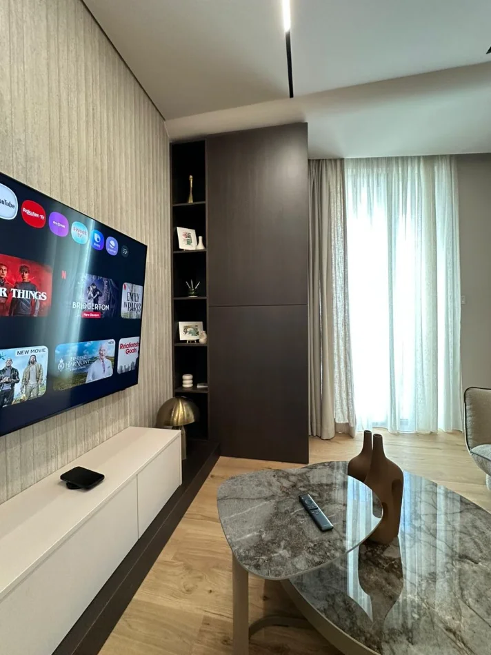jepet me qera apartament 1+1+Ballkon Kati 13, 78 m² 1.000 € (Golden Tower, Mine Peza)