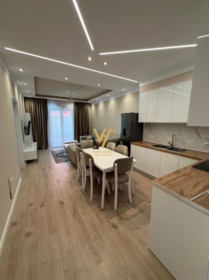 Tirane, jepet me qera apartament 2+1+Ballkon Kati 3, 100 m² 520 € (PASKUQAN)
