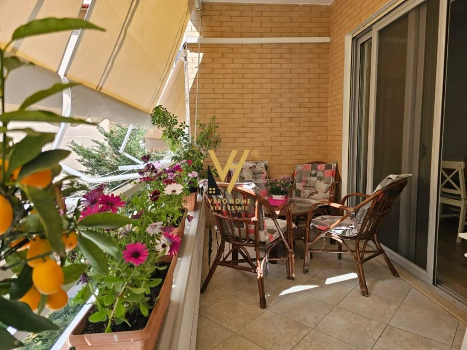 Tirane, jepet me qera apartament 2+1+Ballkon Kati 3, 120 m² 800 € (LIQENI I THATE)