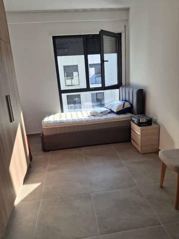 Tirane, jepet me qera apartament 2+1+Ballkon Kati 6, 650 € (Porcelan)