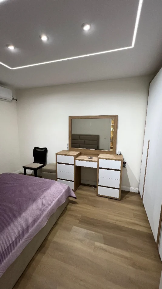 Tirane, jepet me qera apartament 2+1 , 100 m² 650 € (Fusha e Aviacionit)