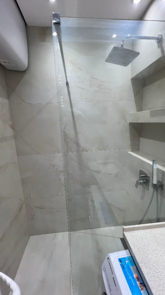 Tirane, jepet me qera apartament 2+1 , 100 m² 650 € (Fusha e Aviacionit)