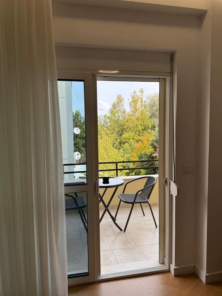 Tirane, jepet me qera apartament 1+1 Kati 2, 75 m² 850 € (Kopshti Zoologjik)