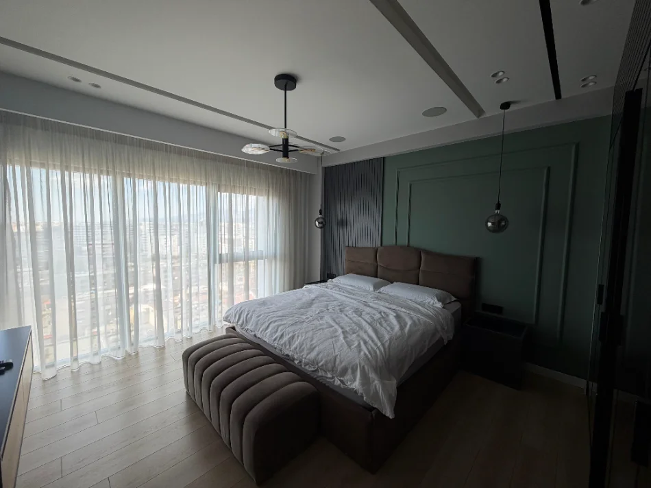 Tirane, jepet me qera apartament duplex 2 Katshe Kati 10, 220 m² 3.500 € (Rruga e Kavajes)