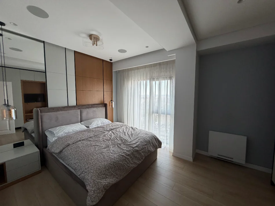 Tirane, jepet me qera apartament duplex 2 Katshe Kati 10, 220 m² 3.500 € (Rruga e Kavajes)