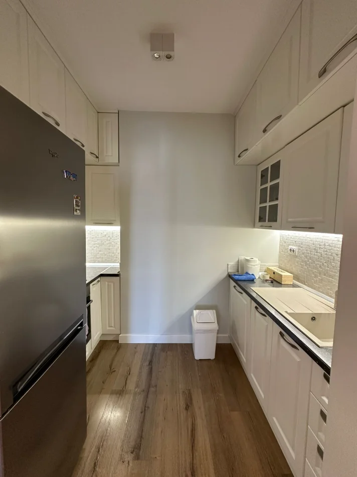 Tirane, jepet me qera apartament 2+1 Kati 13, 122 m² 1.500 € (Stadiumi Air Albania)