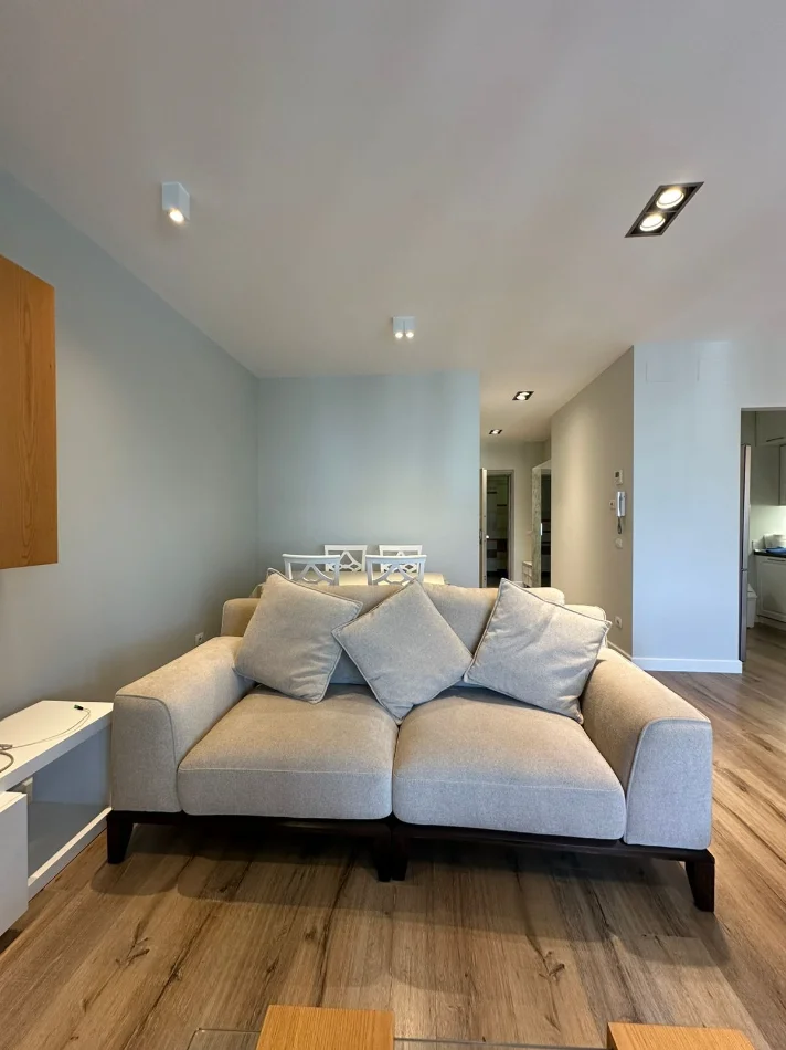 Tirane, jepet me qera apartament 2+1+Ballkon Kati 13, 122 m² 1.500 € (Stadiumi Arena, Ambassador 3)