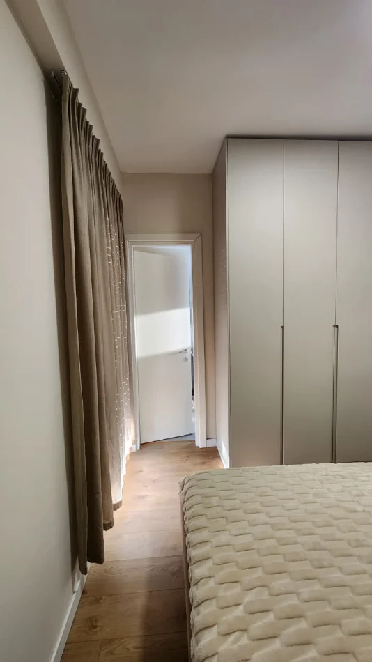 Tirane, jepet me qera apartament 2+1+Ballkon Kati 7, 104 m² 1.100 € (Myslym Shyri)