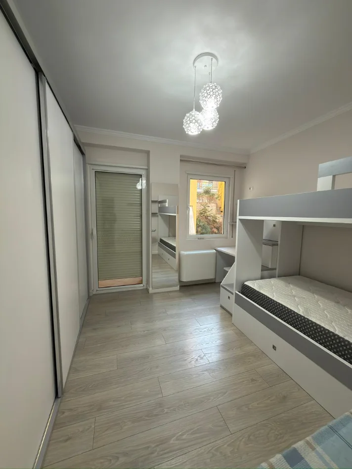 Tirane, jepet me qera apartament 2+1 Kati 3, 90 m² 850 € (Kodra e Diellit)
