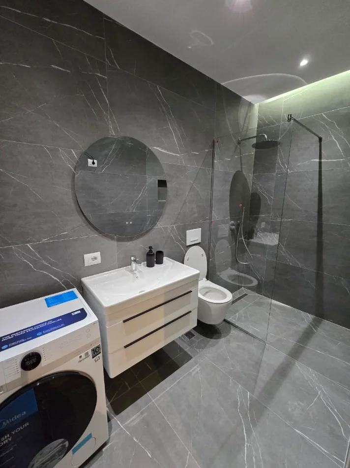 Tirane, jepet me qera apartament 2+1 Kati 8, 100 m² 850 € (Zogu i Zi)