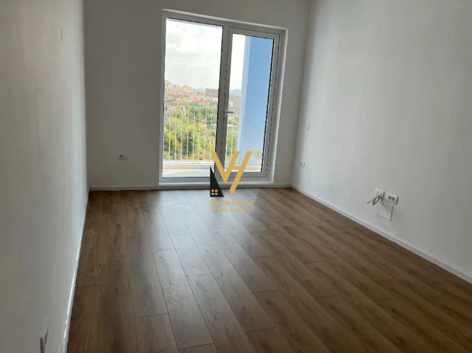 Tirane, shitet apartament 1+1+Ballkon Kati 3, 59 m² 92.000 € (OXA, FRESK)