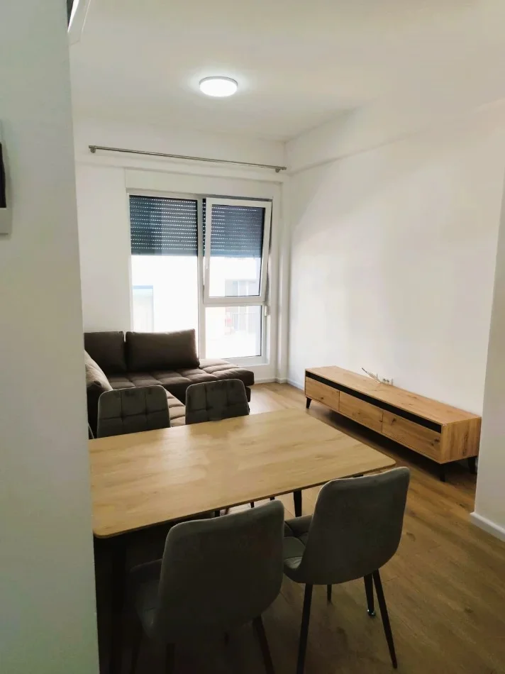 Tirane, jepet me qera apartament 1+1 Kati 3, 60 m² 400 € (Kompleksi OXA)