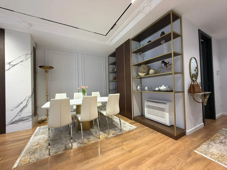 Tirane, jepet me qera apartament 2+1+2, Kati 3, 133 m² 1.600 € (Rruga e Barrikadave)