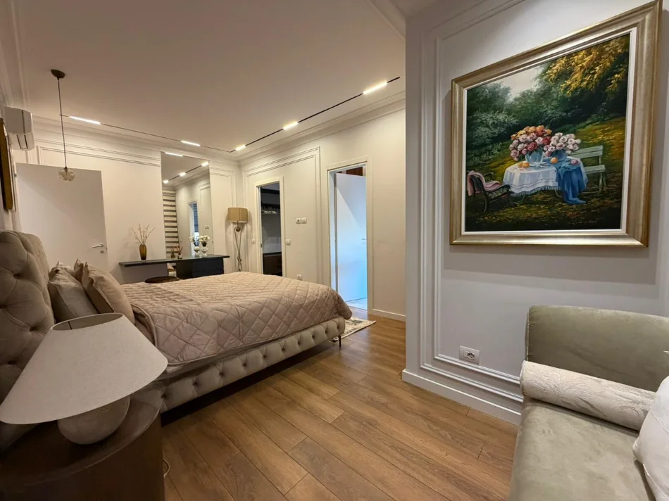Tirane, jepet me qera apartament 2+1+2, Kati 3, 133 m² 1.600 € (Rruga e Barrikadave)