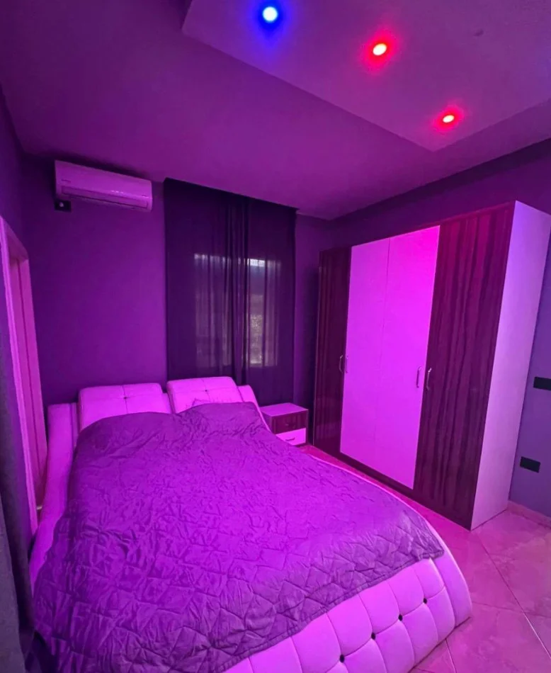 Tirane, jepet me qera apartament 2+1+Ballkon Kati 1, 85 m² 450 € 