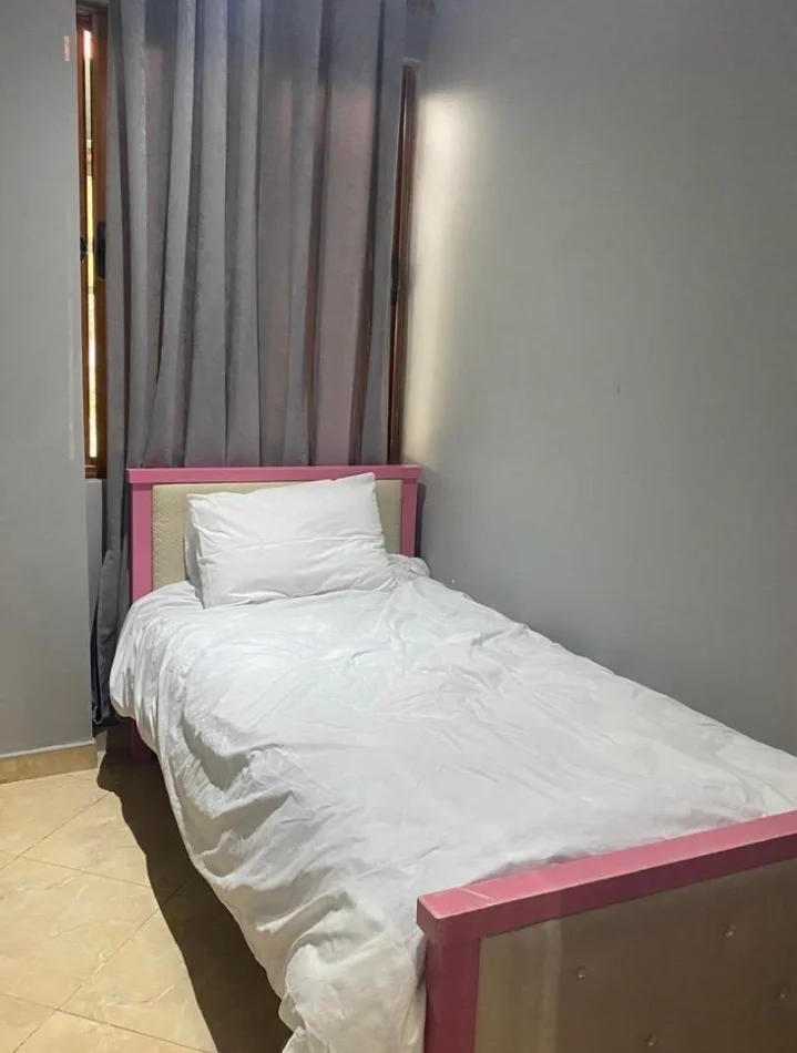 Tirane, jepet me qera apartament 2+1+Ballkon Kati 1, 85 m² 450 € 