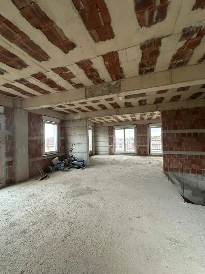 Tirane, shitet Vile 3 Katshe , 770 m² 1.100.000 € 