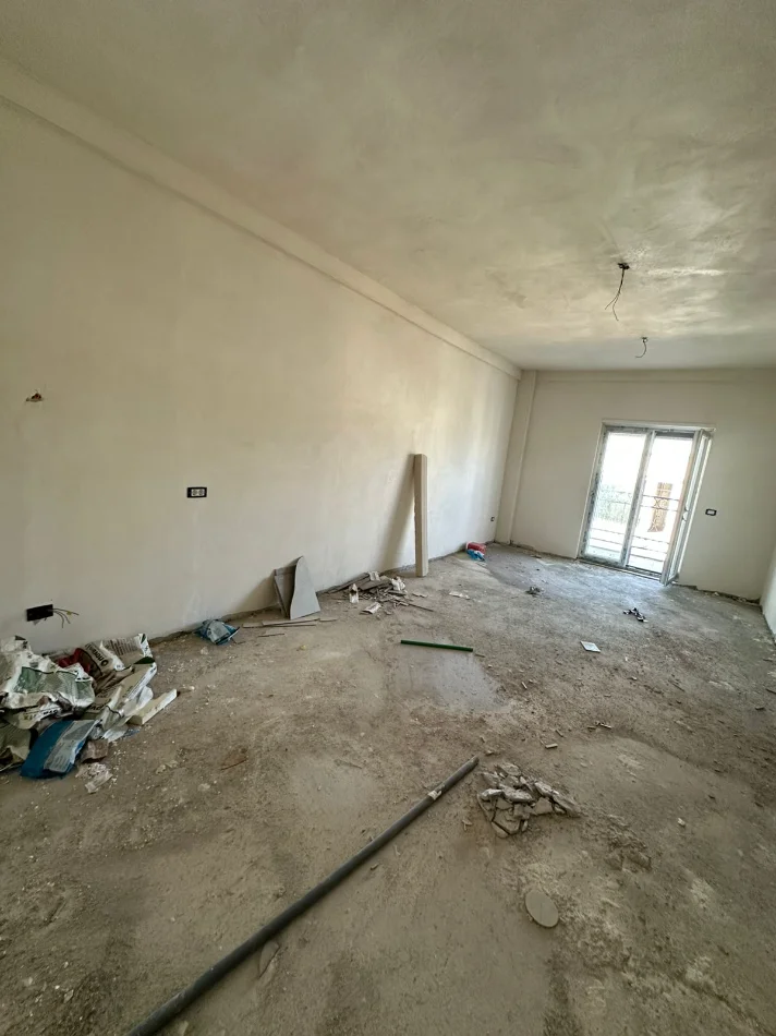 Tirane, shitet apartament 1+1+Aneks+Ballkon Kati 2, 77 m² 122.500 € 