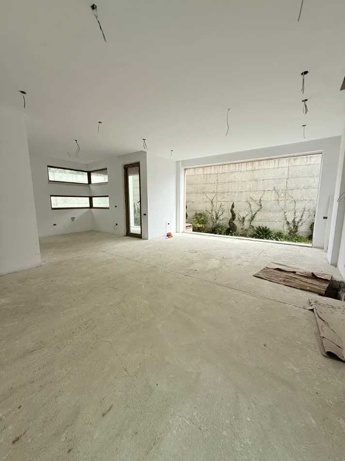 Tirane, shitet Vile 3 Katshe Kati 3, 360 m² 750.000 € 