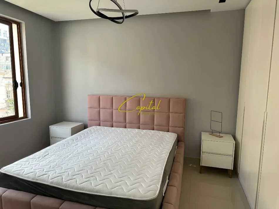 Tirane, jepet me qera apartament 1+1 Kati 3, 47 m² 520 € (21 DHJETORI)