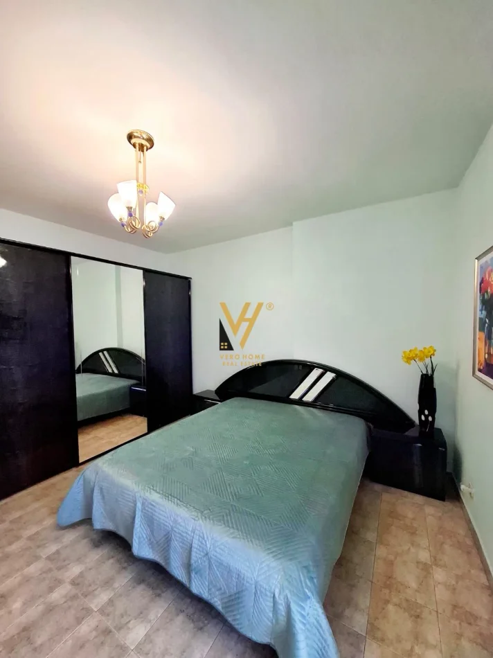 Tirane, jepet me qera apartament 1+1+Ballkon Kati 3, 65 m² 520 € (KOMUNA E PARISIT)