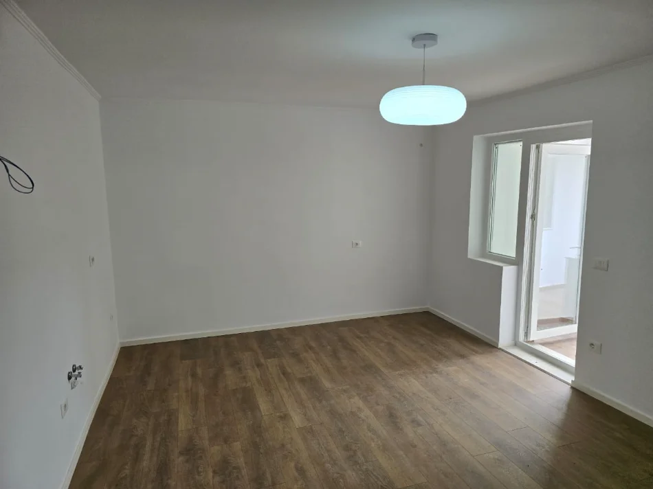 Tirane, shitet apartament 1+1 Kati 3, 50 m² 115.000 € (Ish Tregu Elektrik)