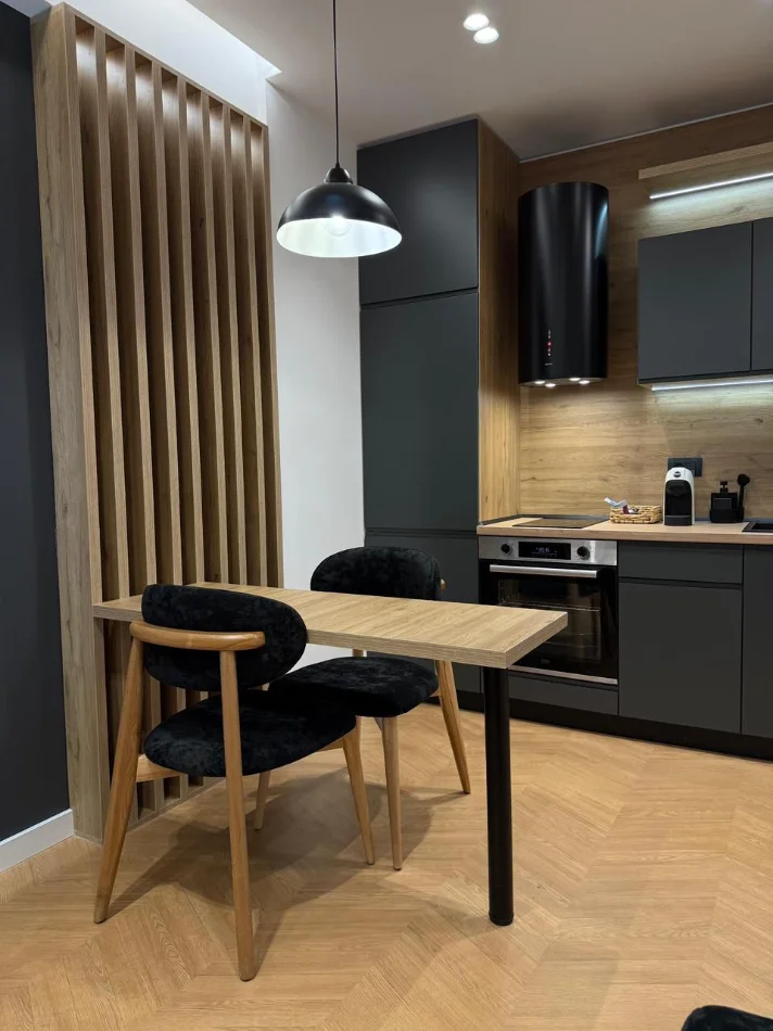 Tirane, jepet me qera apartament 1+1 Kati 2, 70 m² 851 € (Kopshti Zoologjik)