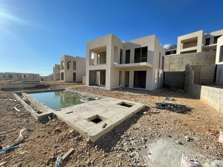 Vlore, shitet Vile 2 Katshe Kati 2, 219 m² 1.200.000 € (PALASE)