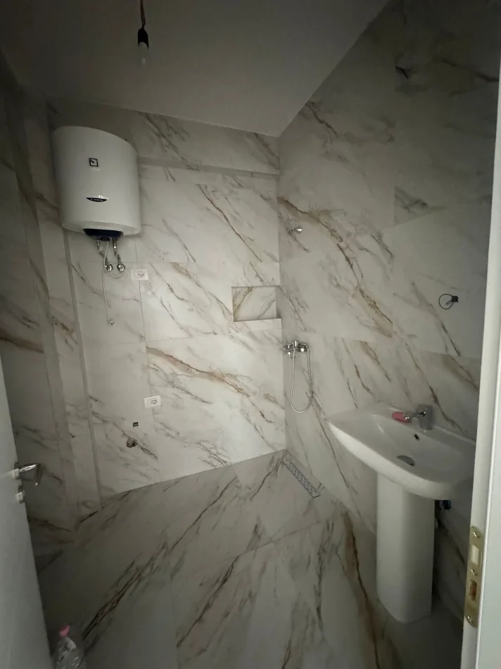 Tirane, jepet me qera apartament 1+1 Kati 1, 60 m² 400 € (Astir , Urban Gate)