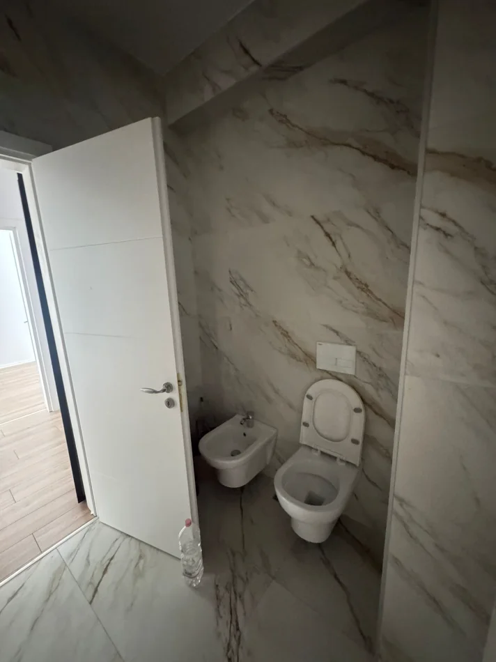 Tirane, jepet me qera apartament 1+1 Kati 1, 60 m² 400 € (Astir , Urban Gate)