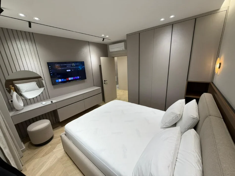 Tirane, jepet me qera apartament 1+1 Kati 4, (myslym shyri)